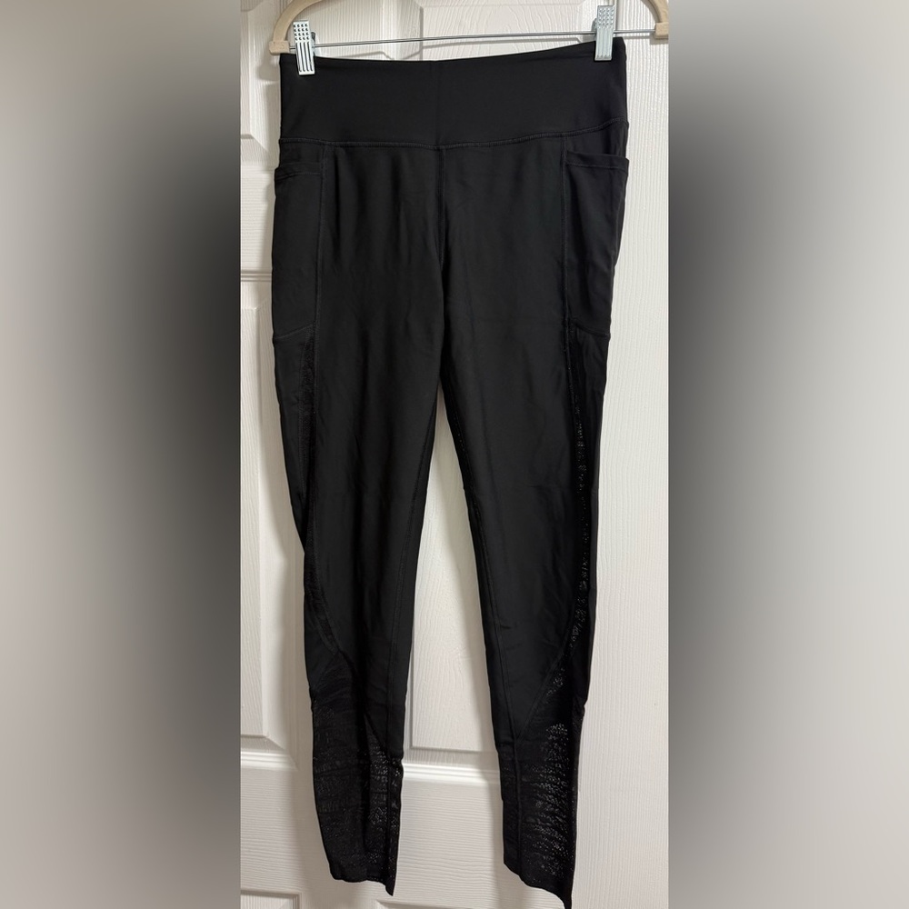 Vintage 2018- Victoria Secret Sport Mesh detail leggings MED